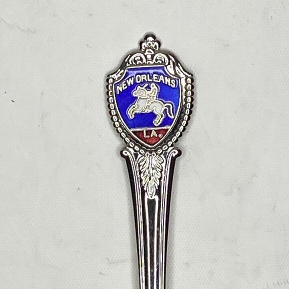 New Orleans Souvenir Spoon 4 3/8” Silver Enamel Shield Mardi Gras Marked U.S.A. - Picture 5 of 5